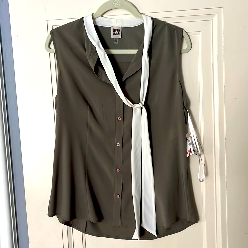 Anne Klein sleeveless top size 12